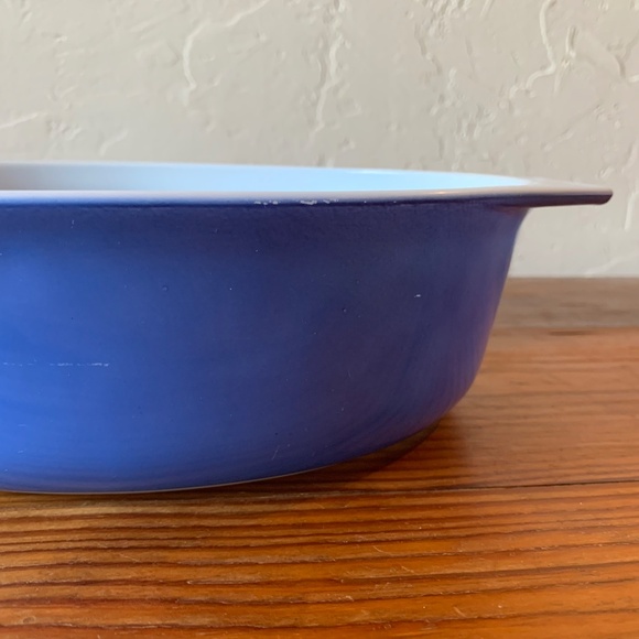 Vintage Pyrex Blue 2.5 Qt Oval Casserole Dish | Mid Century Modern - Picture 8 of 16